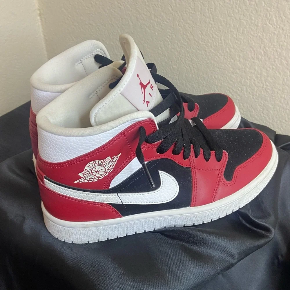 Jordan 1-Red/Blk/Wht - Picture 3 of 7